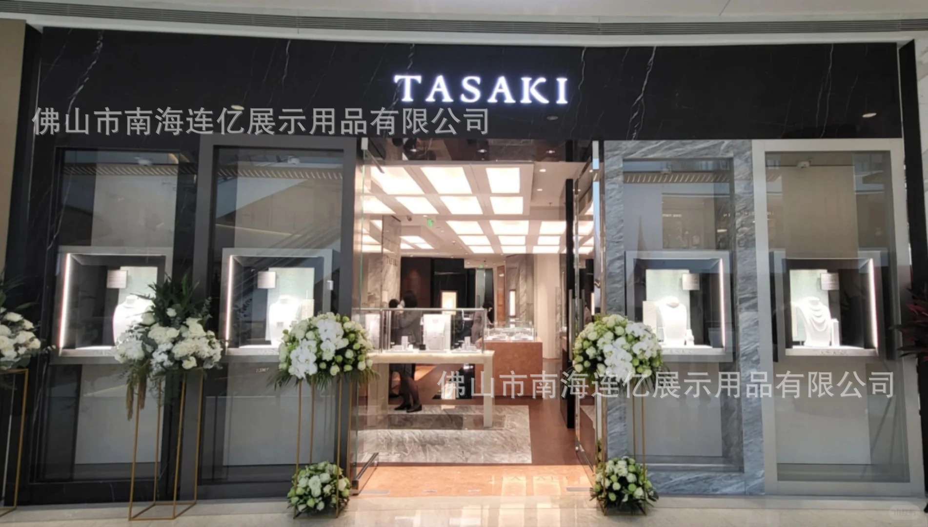 大牌珠宝店铺完工图_5_惠州市星达展柜有限公司_来自小红书网