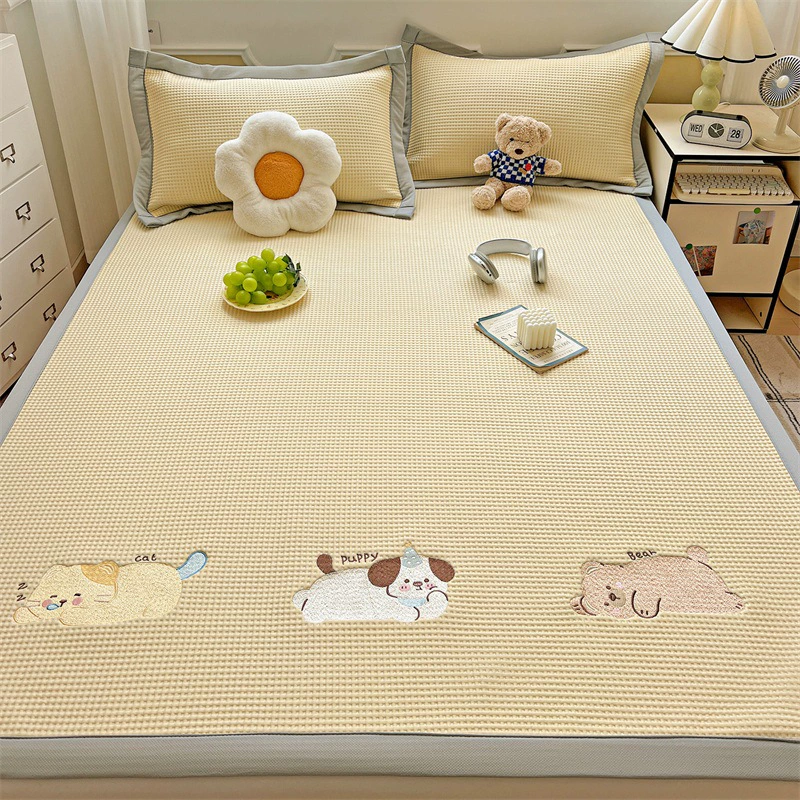 Silk cartoon mat, sheet for elementary school students, with embroidery