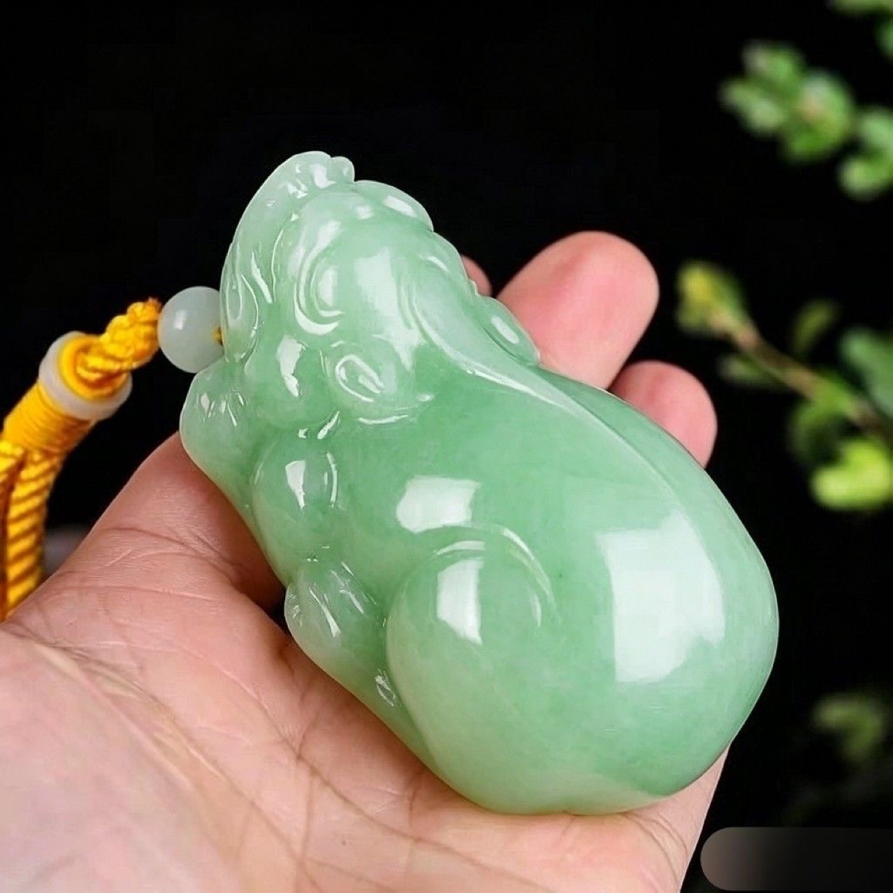 New Natural Jade Pixiu Hand-Held Ornament, White Jade Stone, Wealth-Attracting Pixiu, Green Jade Stress-Relief Piece