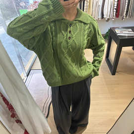 复古重工麻花纽扣翻领套头毛衣女2025秋冬新款宽松慵懒针织上衣厚