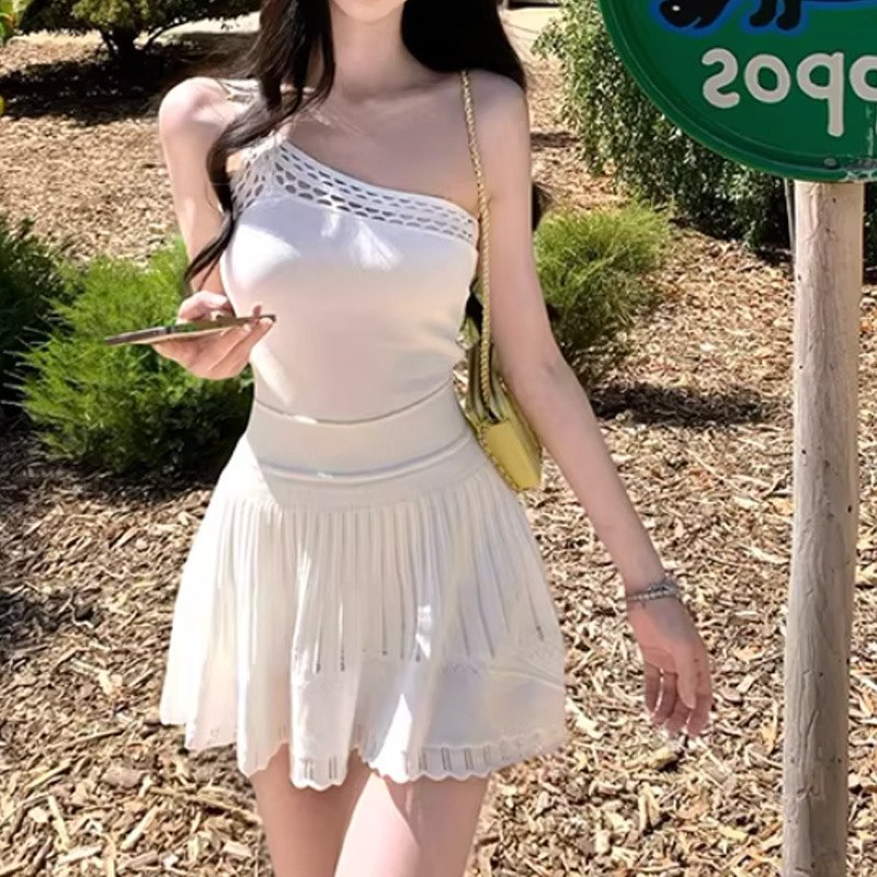 French Minimalist Style Focus on the Main Point: 2026 New Summer Fashion Sexy Slim-Fit Off-Shoulder Knitted Top for Women French Minimalist Style Focus on the Main Point: 2026 New Summer Fashion Sexy Slim-Fit Off-Shoulder Knitted Top for Women