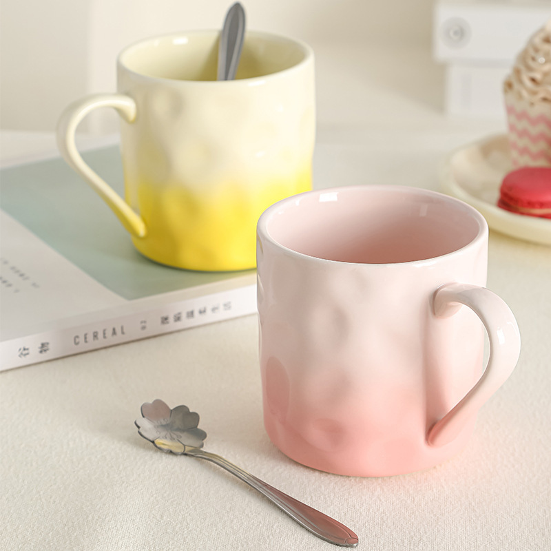 Gran valor facial crema de viento gradiente taza de marca pareja niñas taza de agua roja en línea taza de agua de cerámica de restaurante de hotel