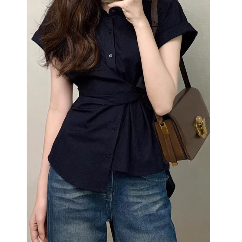 Áo sơ mi polo nữ cổ bẻ tay ngắn phong cách Pháp, dáng ôm nhẹ — màu đen chi tiết 4