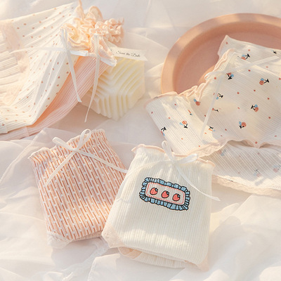 Sweet bow Lace strawberry pillow Thread Underwear pure cotton Middle-waisted Package hip girl Triangle pants