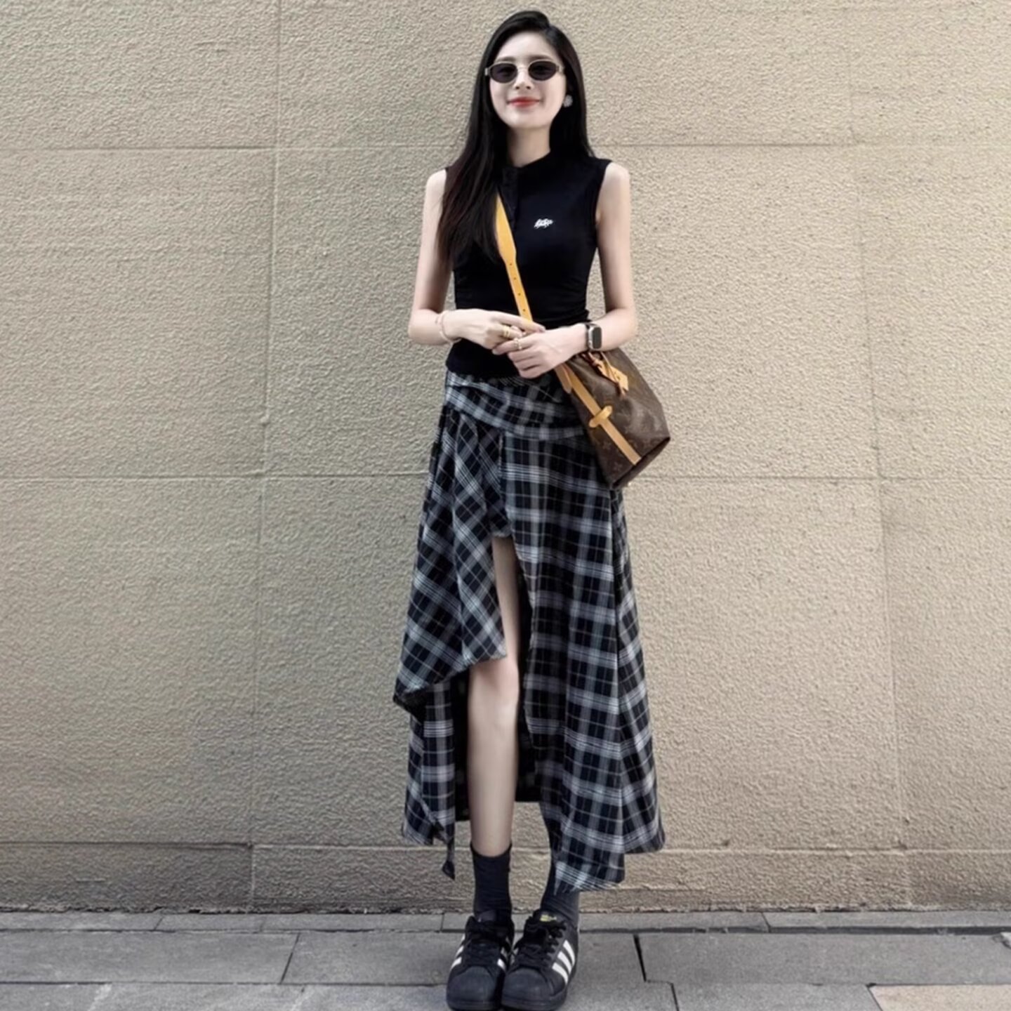 Han Dynasty French Asymmetrical Black and White Plaid Skirt for Women 2025 Spring New Fashion Slim Skirt for Small People