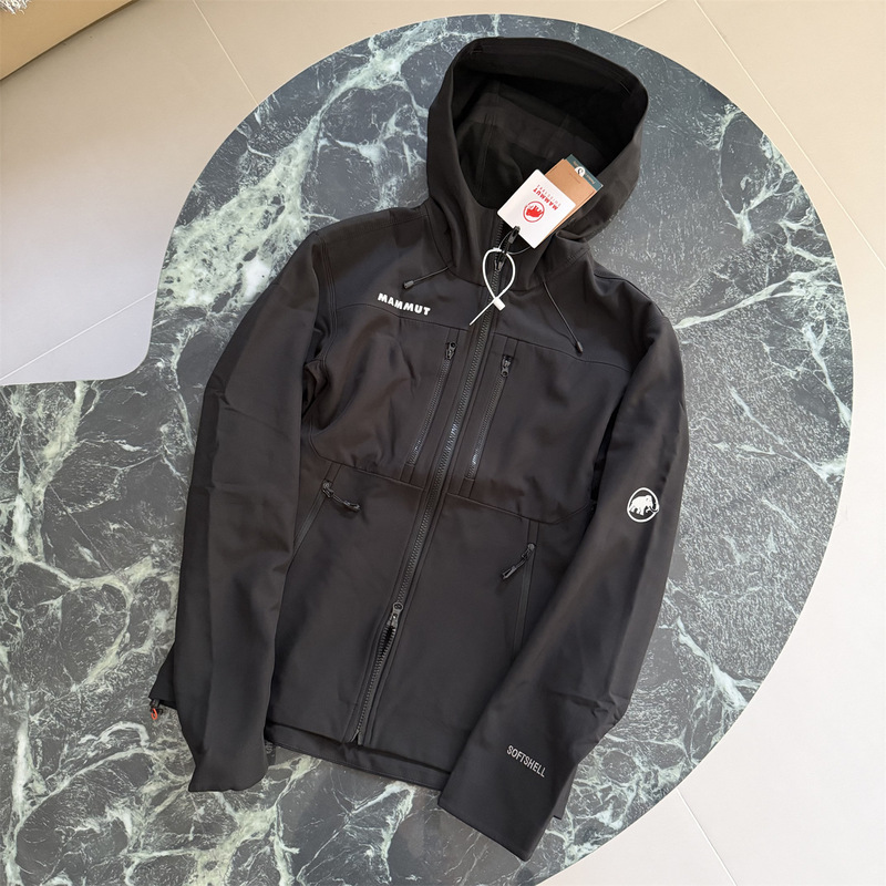 New Spring and Autumn Mammoth Men's Hooded Softshell Jacket for Outdoor Sports and Leisure, Loose Fit, Plus Size, Versatile and Trendy Coat New Spring and Autumn Mammoth Men's Hooded Softshell Jacket for Outdoor Sports and Leisure, Loose Fit, Plus Size, Versatile and Trendy Coat