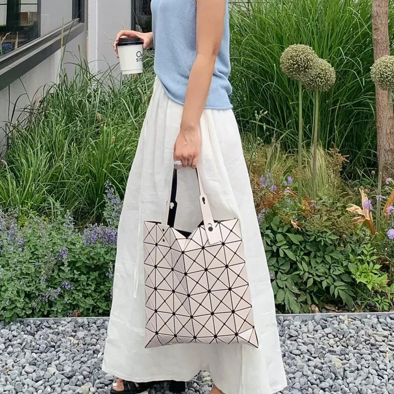 Japanese Original Factory Quilted Bag, Large Capacity Tote Bag, Classic Six-Compartment Sequin Bag, Versatile Handbag and Shoulder Bag