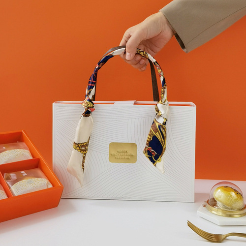 Creative 4 pieces, 6 pieces, 8 pieces snow skin mooncake box empty box Mid-Autumn mooncake gift box portable egg yolk cake packaging box wholesale