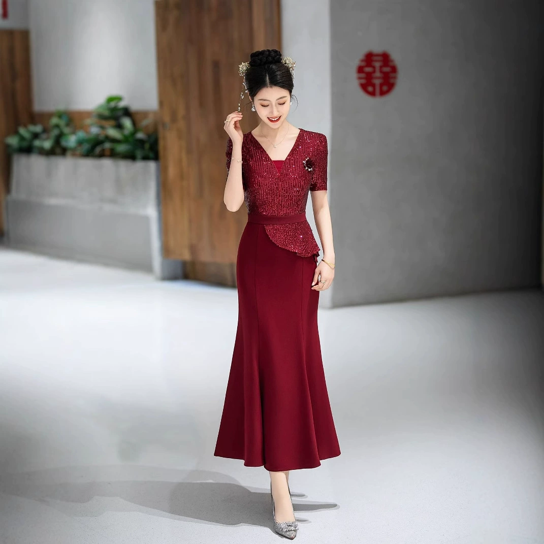 Элегантная легкая и зрелая леди темпераментная мама свадебное платье