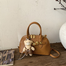 2026春季新款贝壳包复古轻奢保龄球皮带扣双头拉链手提单肩斜跨包