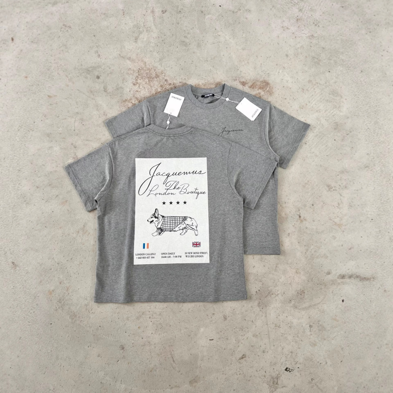 2026 European and American Trendy Brand Jacquemus 280g Premium Store Exclusive Short-Sleeved T-Shirt with Corgi Dog Print on the Back 2026 European and American Trendy Brand Jacquemus 280g Premium Store Exclusive Short-Sleeved T-Shirt with Corgi Dog Print on the Back