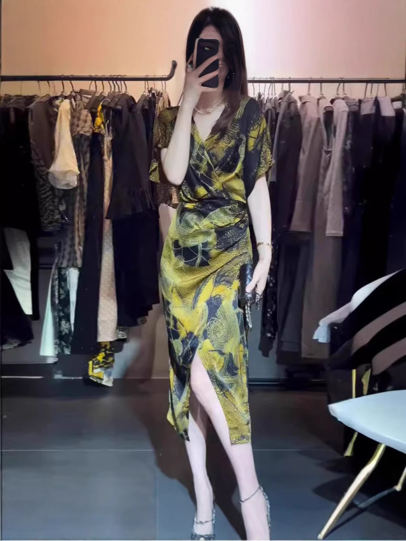 Đầm maxi nữ thắt eo màu vàng tương phản mùa hè FL231908 — Váy liền màu vàng