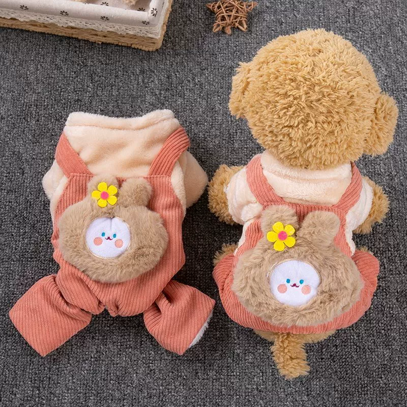 Чистый красный милый супер милый собачий костюм теплая осенняя и зимняя одежда