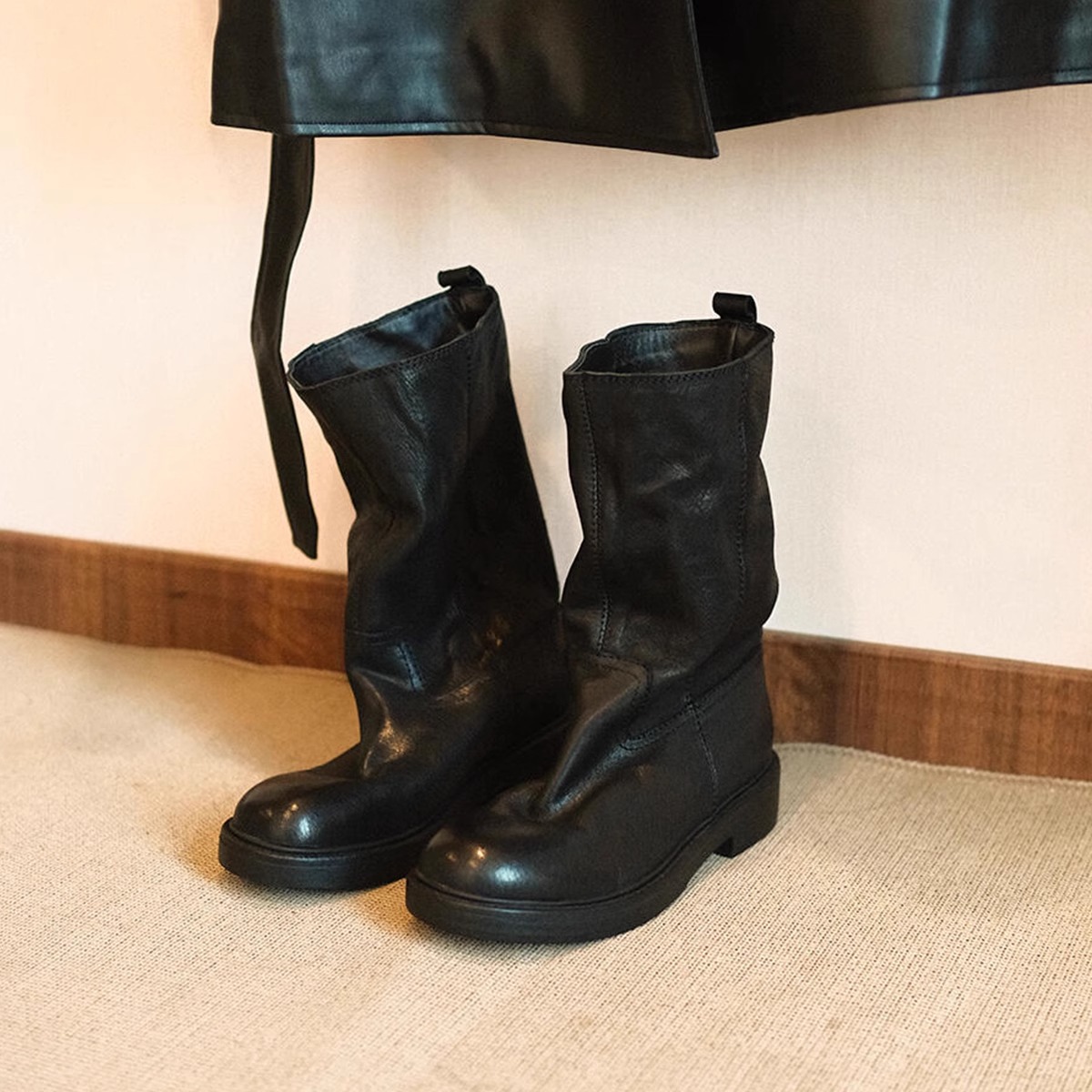 Oryginalne skórzane czarne buty damskie z okrągłym noskiem i marszczeniami do połowy łydki, brytyjskie, codzienne buty do jazdy konnej, krótkie buty, nowości na jesień/zimę 2025_voghion.com