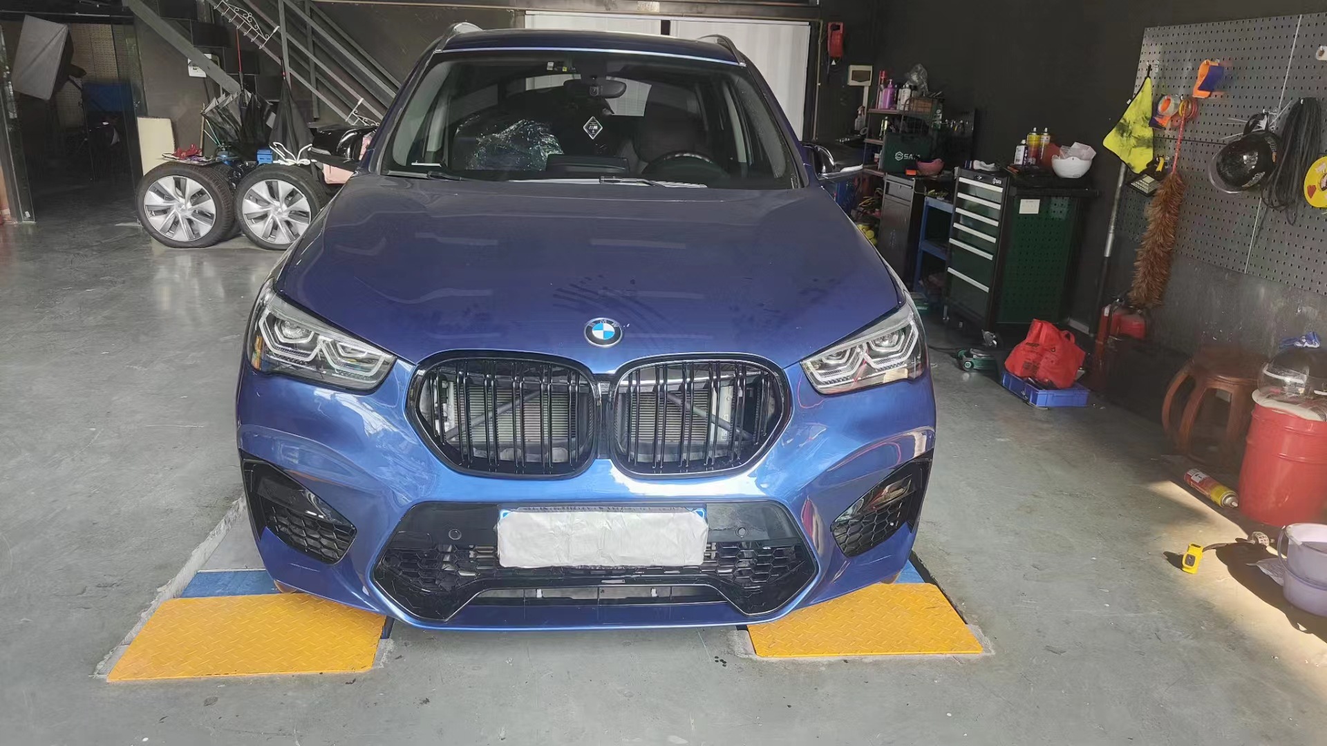 Bmw X1 Front Bumper Surround Kit m Sports Style Modified Abs Large Surround Front Bumper Grille Assembly