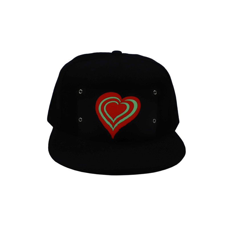 하트 모양의 글로우 모자