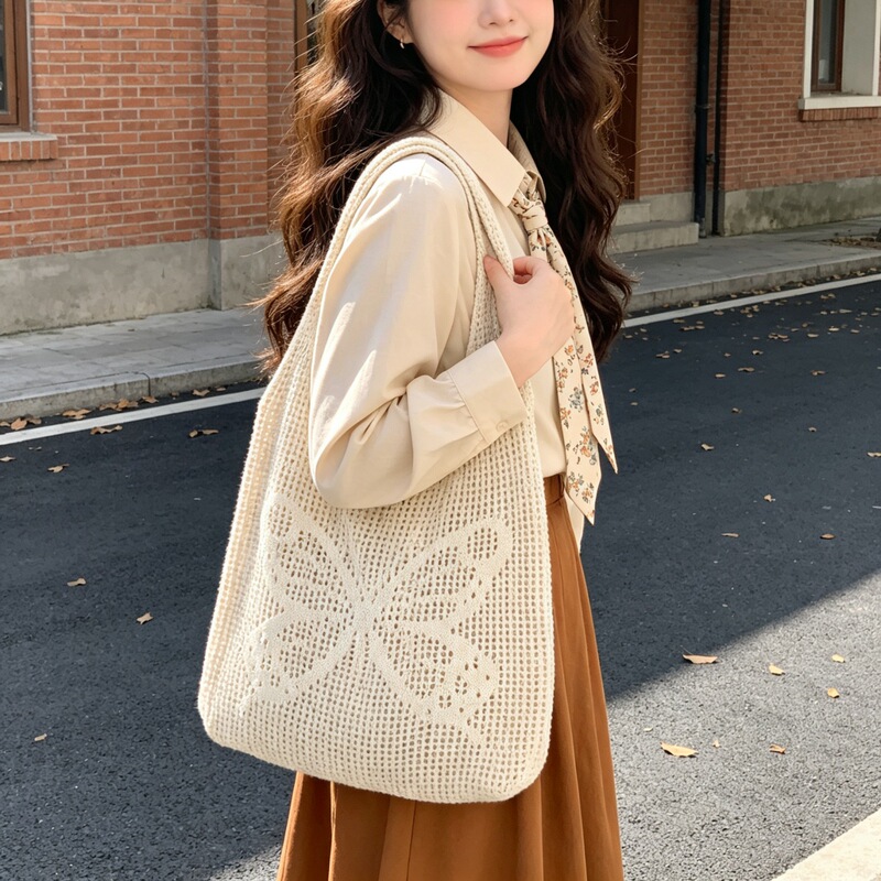 New Korean-style ins-inspired hollow butterfly knitted bag, large-capacity crochet bag, vacation-style beach bag, finished product