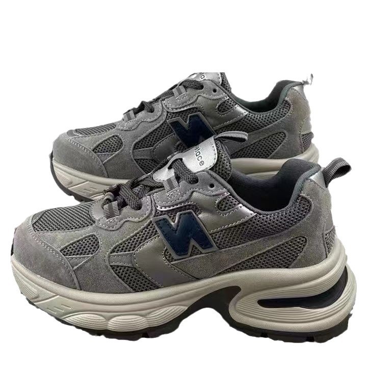 2024 primavera y otoño nuevo aumento de la parte inferior gruesa de cuero suave de alta gama zapatos de papá mujeres 7cm muffin pequeño zapatos casuales