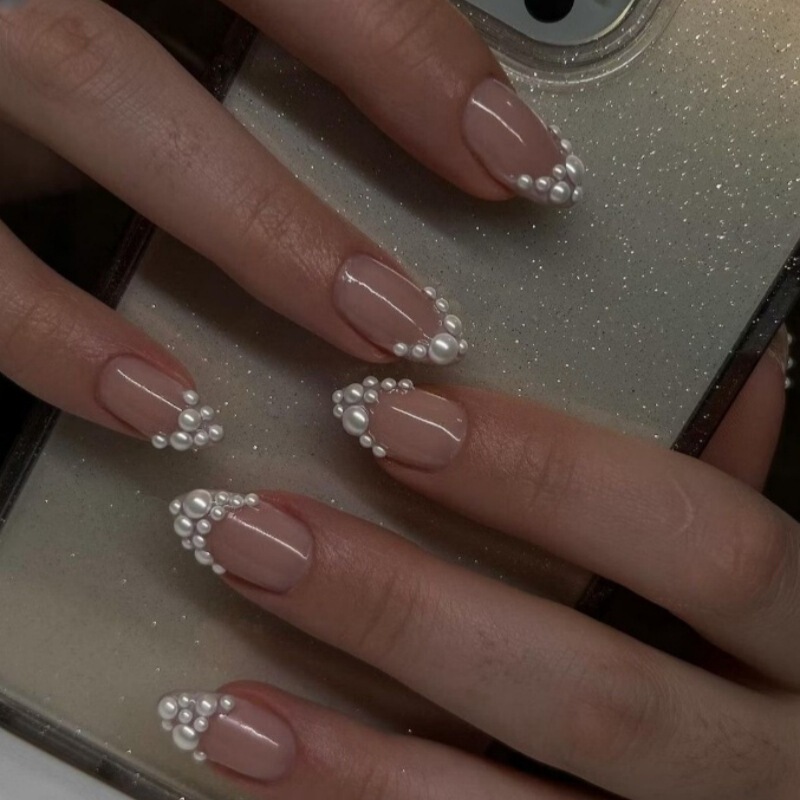 24 Pieces of Fingertip Pearls, Exquisitely Crafted Wearable Nails, Fashionable and Sweet Press-On Fake Nails, Full Coverage Nail Pieces