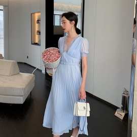 2025夏季新款蕾丝拼接高腰百褶性感深V连衣裙长裙晚礼服红色蓝色