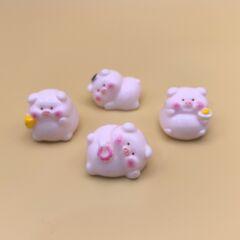 立体のかわいい実色のピンクのブタのかわいい萌え粒diy樹脂の部品のデスクトップの小さい景観の車の小さい置物