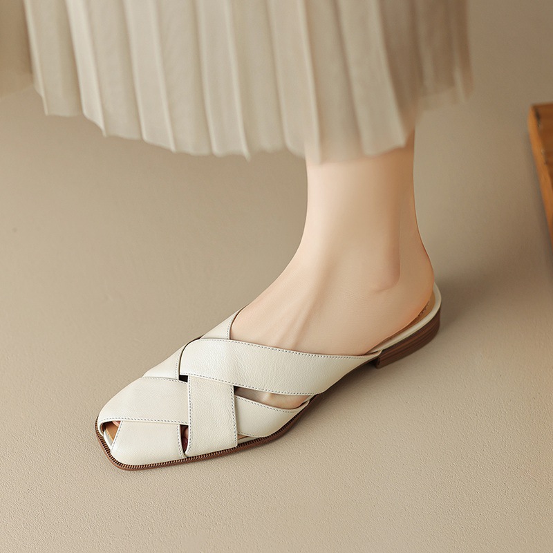 Dép sandal nữ mũi nhọn đế bệt da cừu dệt mùa hè — Màu trắng be