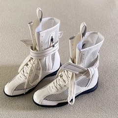 牛革版 ~ 現物レジャーネットのサンダル女性2025新型ボクシングカモの靴は丸首を持っています。