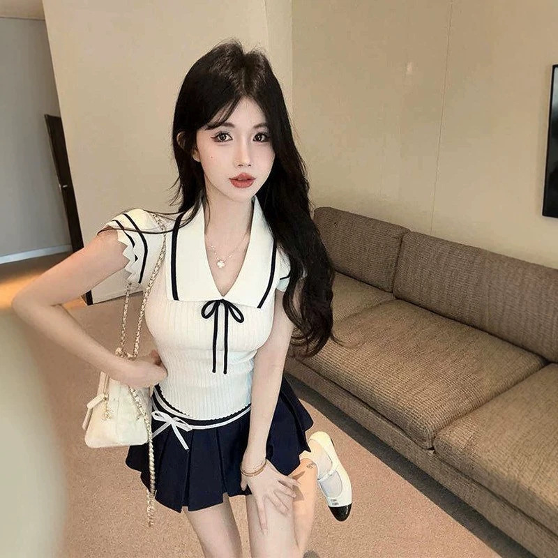 Academy-Style Doll Collar Knit Sweater for Women, Early Spring Pure Desire Spicy Girl Style, Unique and Beautiful with Small Flutter Sleeves, High-End Feel, Versatile Top