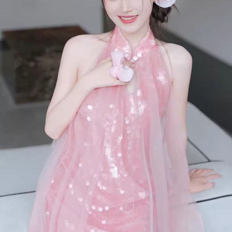 新中式晨袍女新娘当天便装小众轻婚纱气质粉色亮片露背挂脖连衣裙|undefined