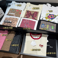 2004 CHカルダモン春夏新作アニメプリント老花満印カジュアルゆったりレディース半袖tシャツ