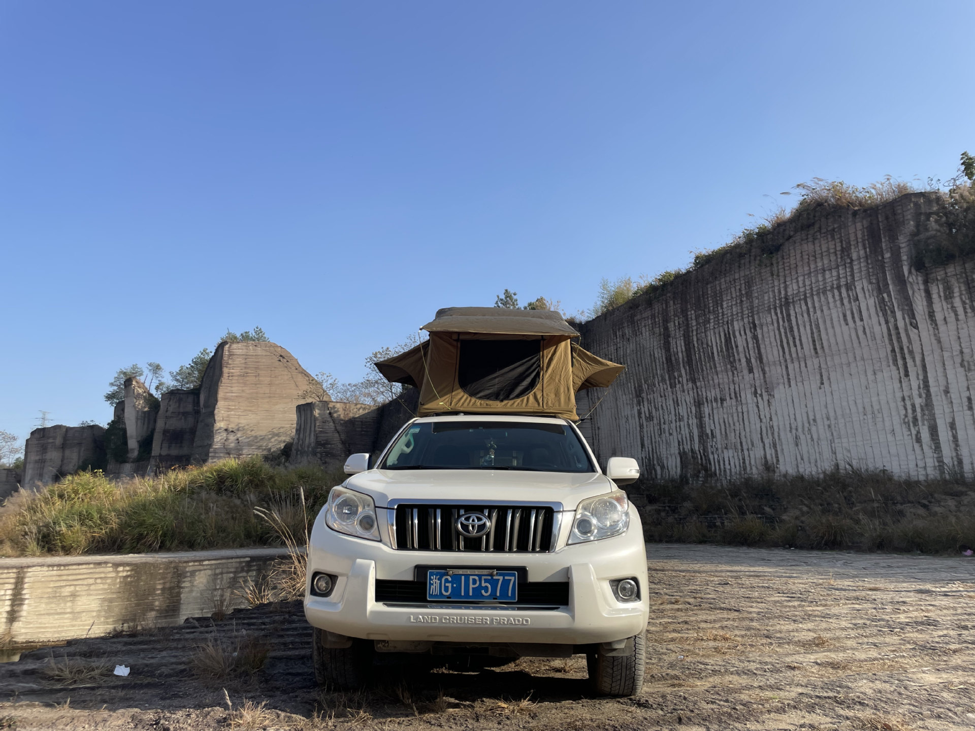 Leftover Foreign Trade Stock with Tags, Sold Out with No Restock, Outdoor Off-Road, Various Sizes, Long Car Roof Tent, Portable Car Tent