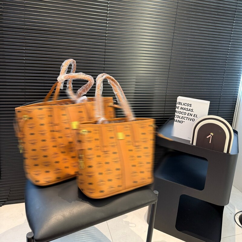 Mc Tote Bag for Women, Single Shoulder Bag, Crossbody Bag, Large Capacity Tote Bag, Korean Style Printed Letters, Simple Small Square Bag