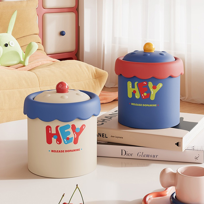 Cute Printed Desktop Trash Can with Lid, High Aesthetic Value, Suitable for Office Desk, Student Dormitory, Small Waste Paper Bin Cute Printed Desktop Trash Can with Lid, High Aesthetic Value, Suitable for Office Desk, Student Dormitory, Small Waste Paper Bin