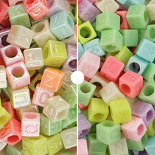 100颗/包塑料实色正方形字母珠 孔4mm彩色英文大孔珠diy串珠材料