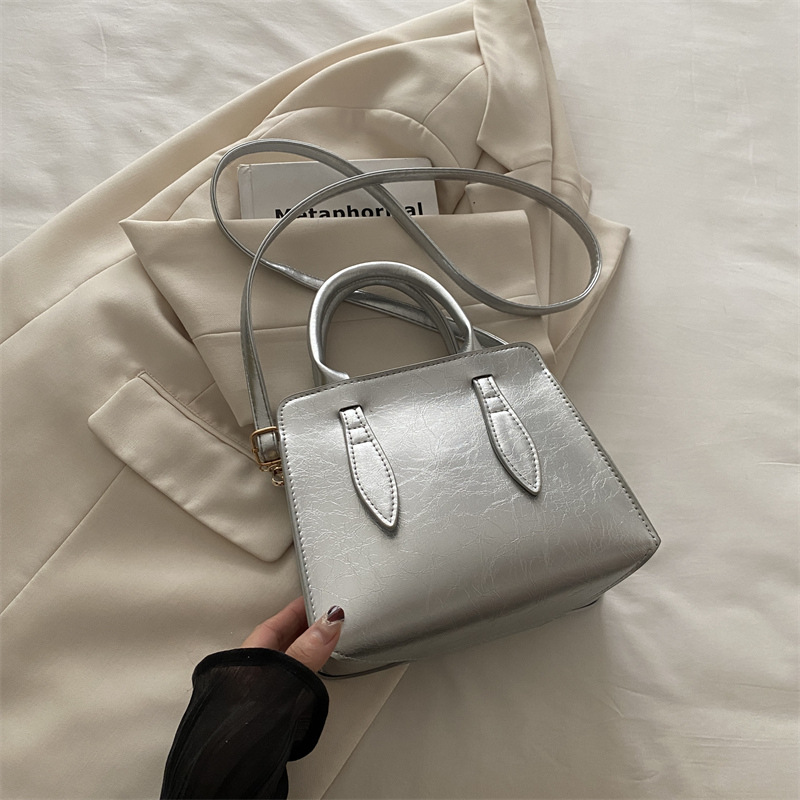 Bolso pequeño retro de alta calidad para mujer 2024 otoño nuevo bolso de mensajero popular bolso cuadrado pequeño Tote portátil
