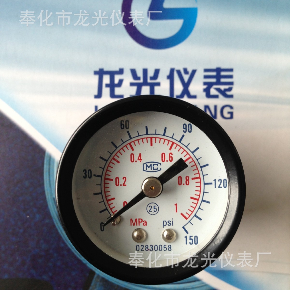 供应气源处理器40轴向0-1MPA压力表，AR2000压力表02830058