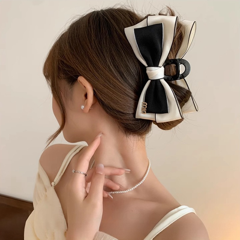 Kartenverpackte Schleifenklemme im eleganten Chanel-Stil, Haarklemme für große Haarmengen, Supermarkt-Haarzubehör für Damen, Haarklemme für den Hinterkopf, Hai-Klemme