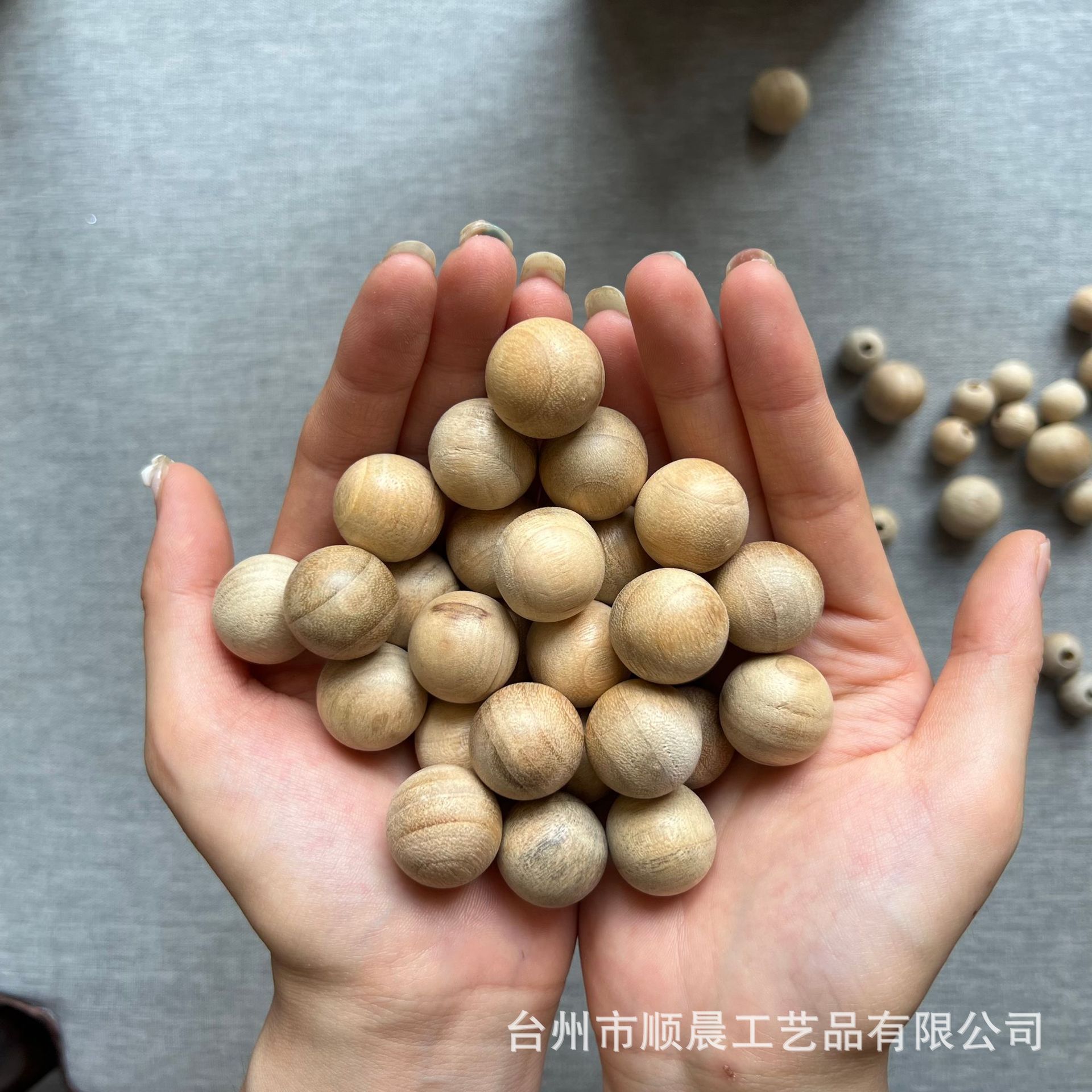 Camphor wood ball insect-proof moisture-proof round ball Solid camphor wood ball home wardrobe insect repellent camphor wood Ball 2cm