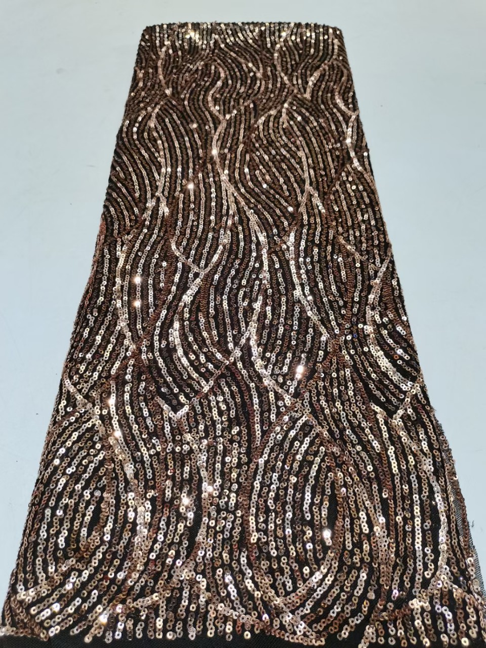 Nuevo en stock sequined tela onda patrón moda vestido ropa de los niños pettiskirt lentejuelas encaje JX2329
