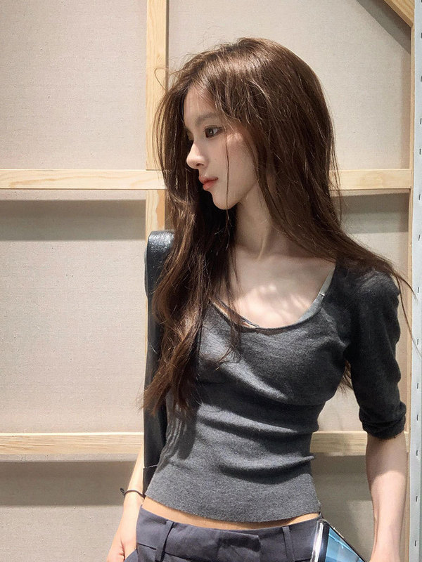 简约休闲风气质正肩修身灰色U领上衣女2025年夏季甜美减龄百搭T恤|undefined
