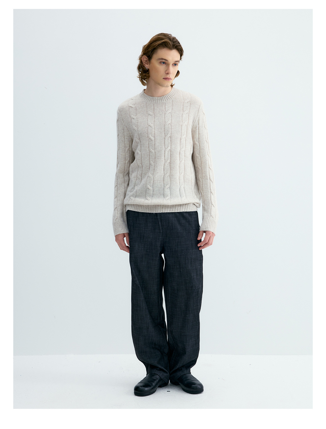 UNF Cable-Knit 405g Crewneck Sweater