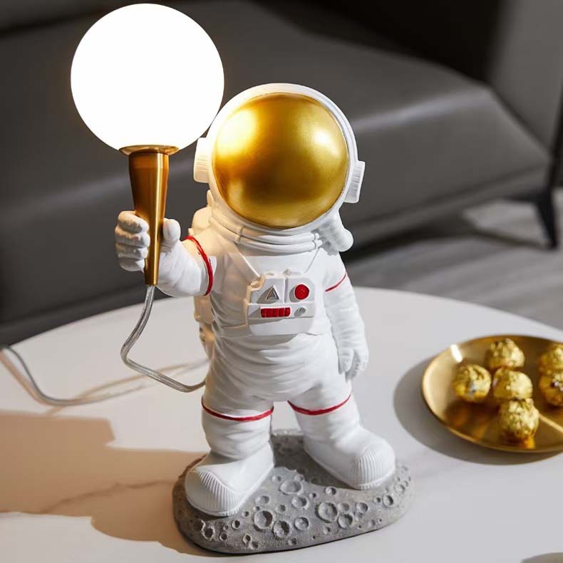 Astronaut Lamp Image 2