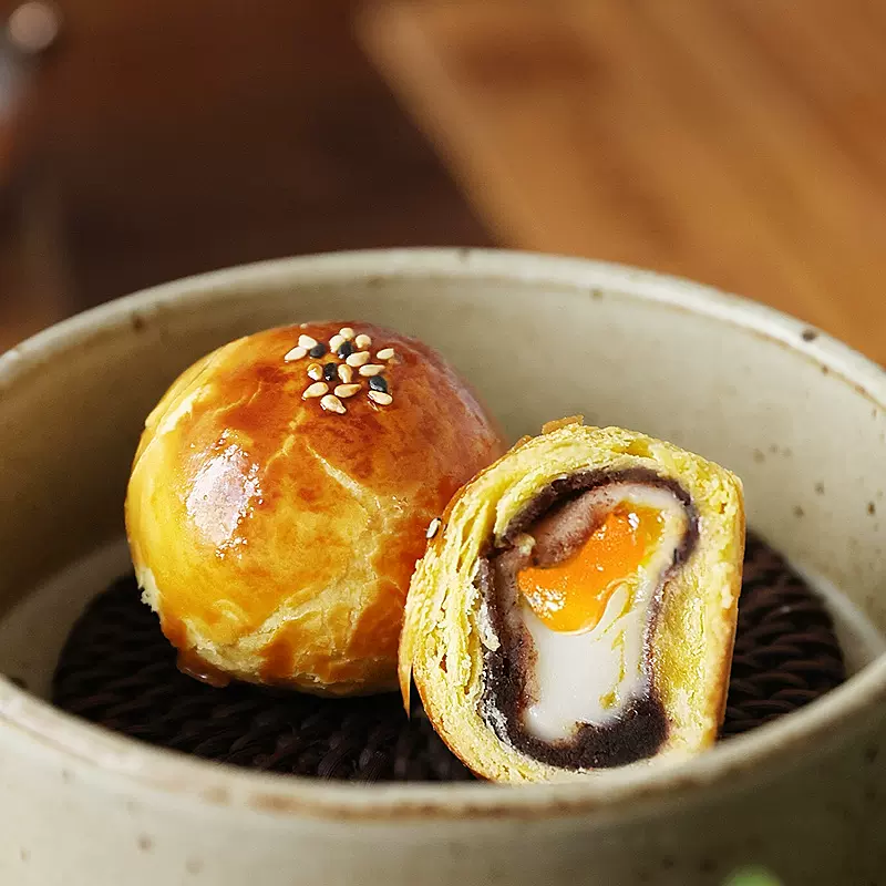 单蛋黄酥中式糕点礼盒网红小吃休闲零食伴手礼团购批发厂家直发