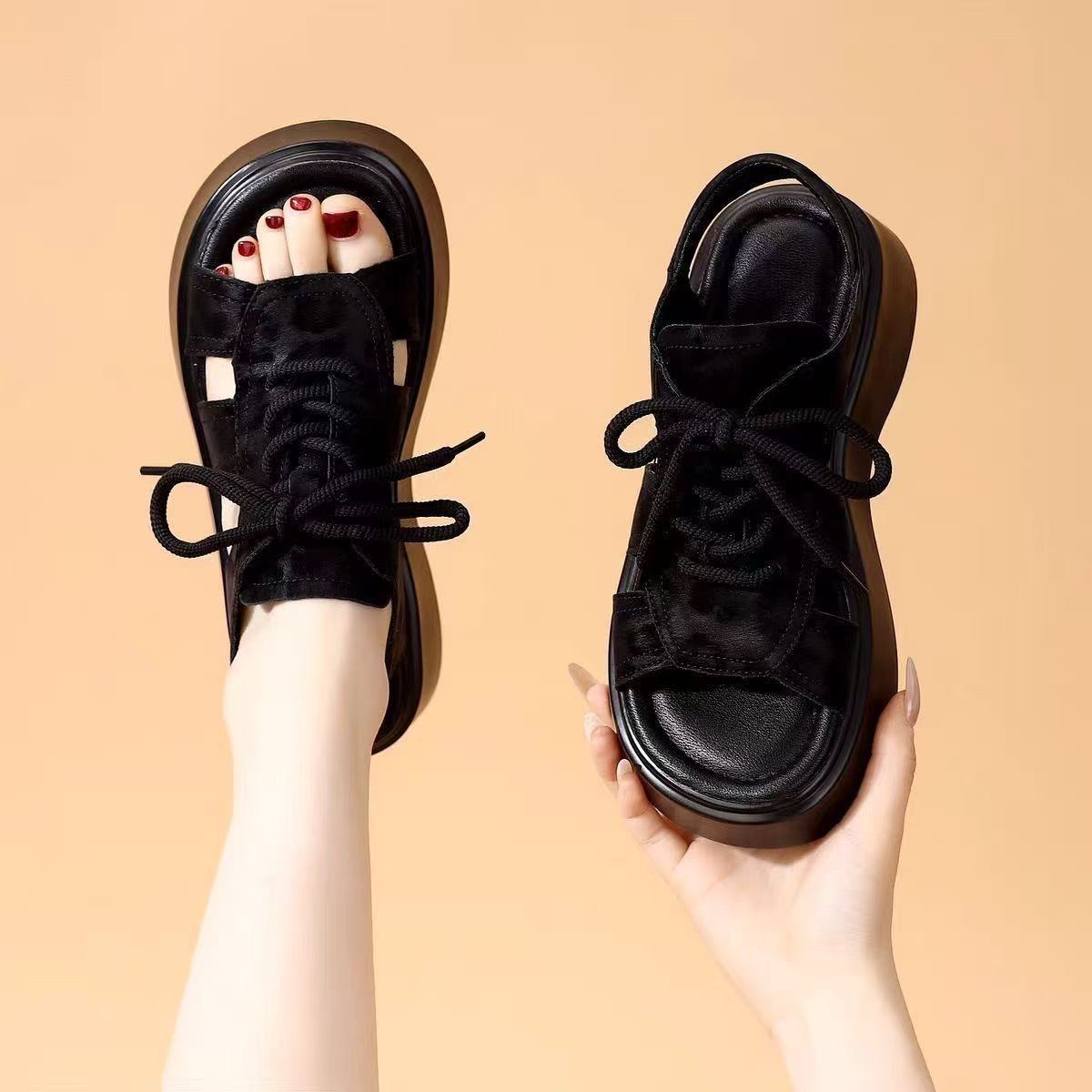 2026 mujeres de verano nuevas sandalias con patrón de leopardo nuevas moda muffins con falda suave red lazos rojos
