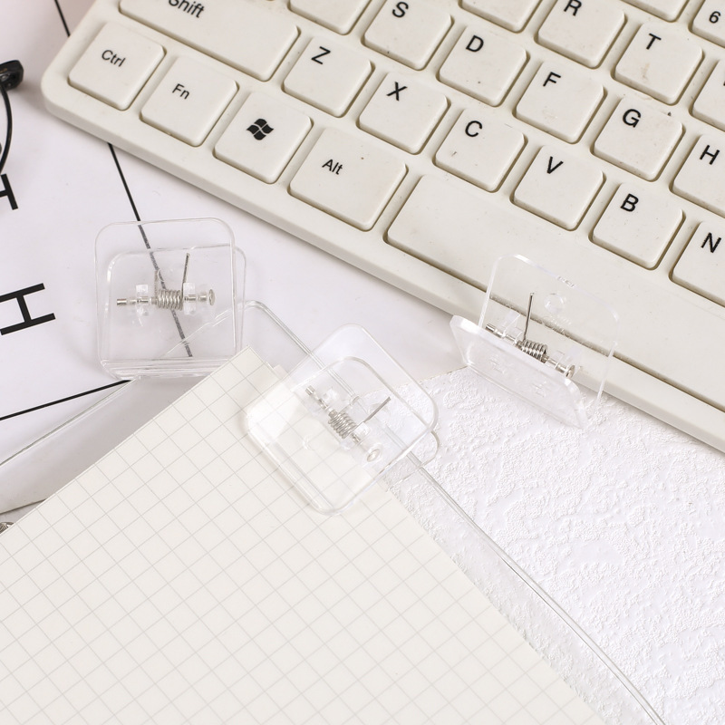 Fabricantes al por mayor acrílico cuadrado clips pequeños materiales de aprendizaje de oficina simple papel de prueba de clasificación de clips de plástico