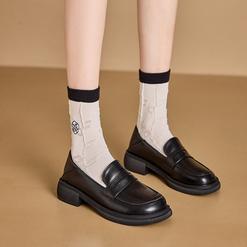 2026 New Spring and Autumn Black Retro British Style Loafers Women's Shoes Soft Sole Slip-On Small Leather Shoes