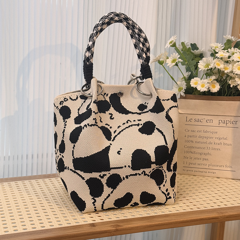 HKB9064 Panda juguetón
