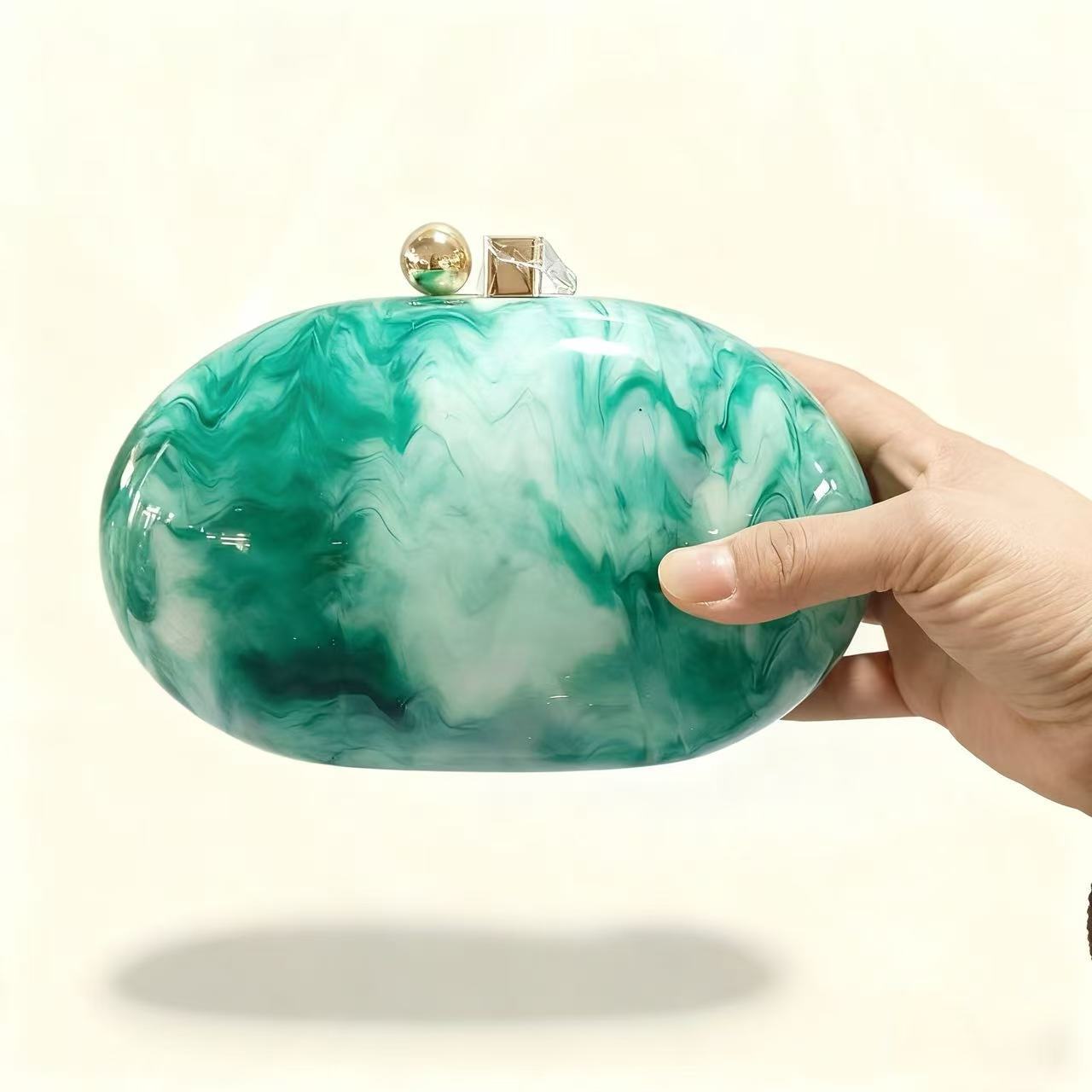 Bolsa de cena de lujo ligera transfronteriza, café de perla de almendro, bolsa de mano acrílica ovalada, bolsa de noche de hombro para damas