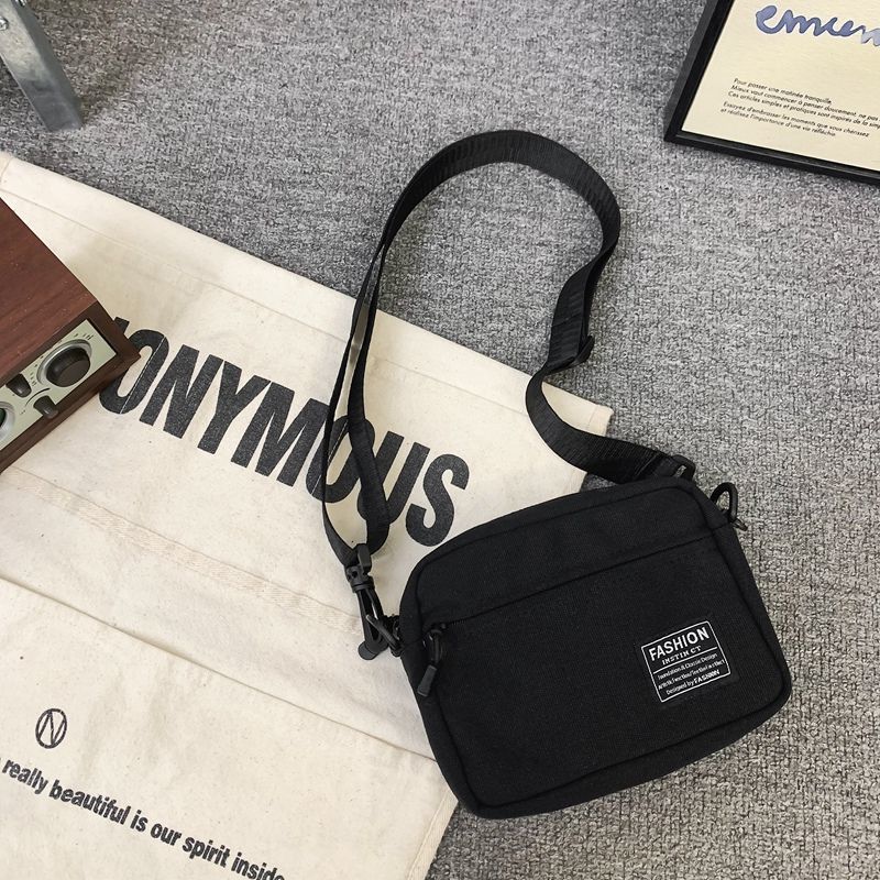 액세서리가 없는 블랙