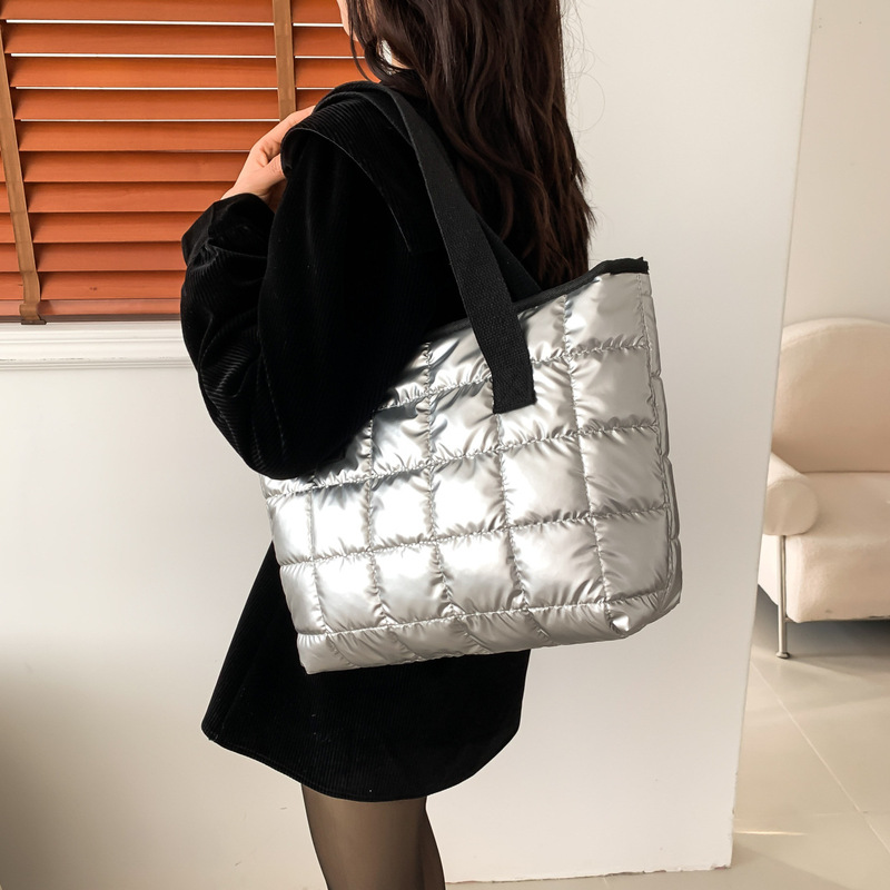 Autumn and Winter Large-Capacity Bags for Women 2024 New Trendy Internet Celebrity down Jacket Bag High-End Cotton Clothing Tote Bag Shoulder Bag Autumn and Winter Large-Capacity Bags for Women 2024 New Trendy Internet Celebrity down Jacket Bag High-End Cotton Clothing Tote Bag Shoulder Bag